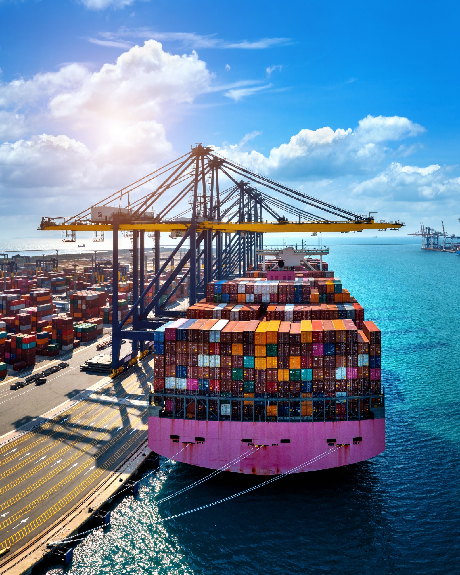 Navire porte-conteneurs MYDJEZE Logistics Company